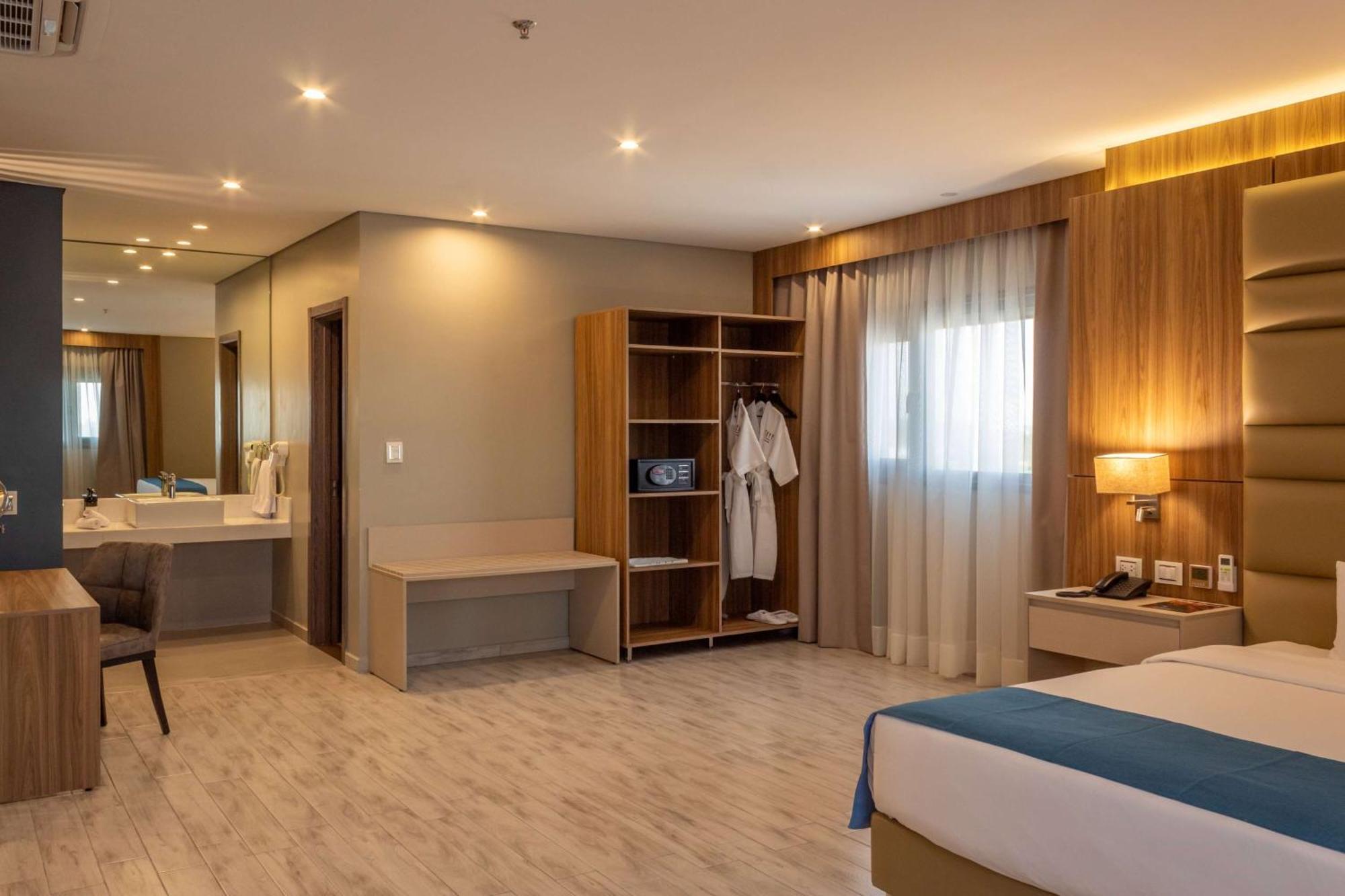 Tryp By Wyndham Asuncion Ξενοδοχείο Εξωτερικό φωτογραφία